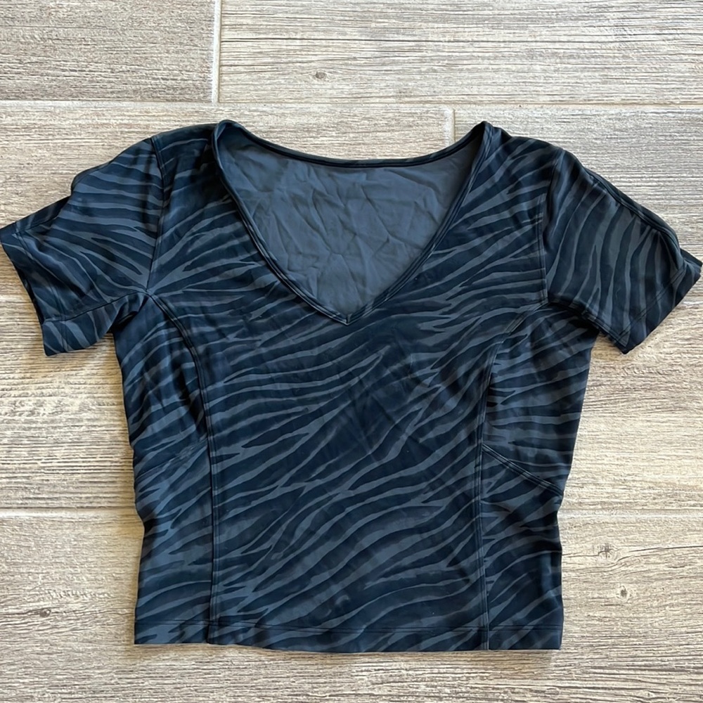 Lululemon cropped t shirt
